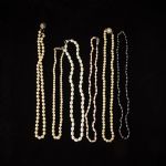 560464 Pearl necklace
